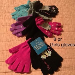 New with tags, 8 assorted pr Girl’s gloves,, one pr Disney Minnie Mouse
